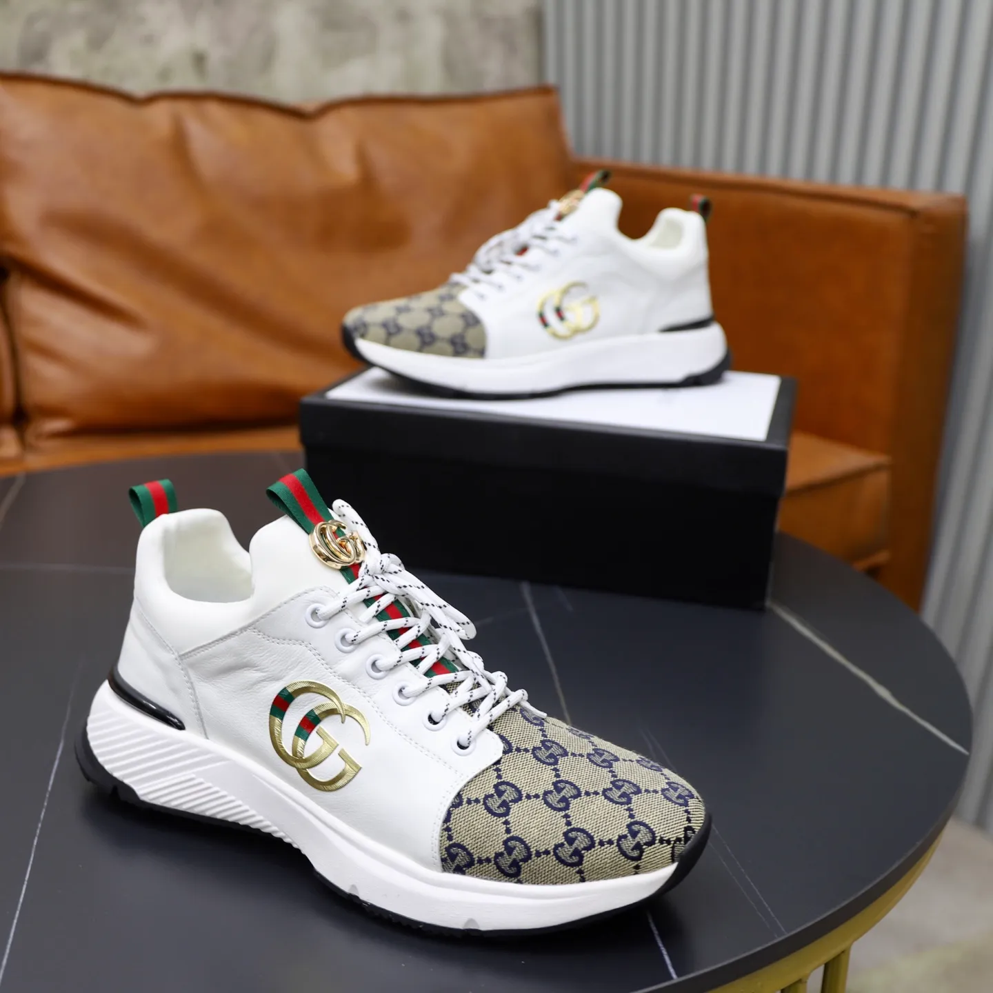 Ex-factory price: 462💰🙅‍♂️🙅‍♂️🙅‍♂️ Brand: GUCCI Standard code: 38-44 (45 customized) Grade: Same as the official website Material: Original material splicing Comfortable and breathable lining Lightweight and wear-resistant sports outsole Style category: Men's fashionable casual shoes Running sneakers Distinguished luxury brand elements Top luxury Color: actual picture color